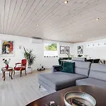 Cozy And Spacious Townhouse In Års