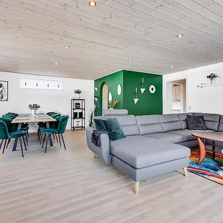 Cozy And Spacious Townhouse In * Års