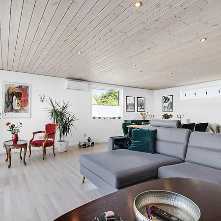 Villa Cozy And Spacious Townhouse In