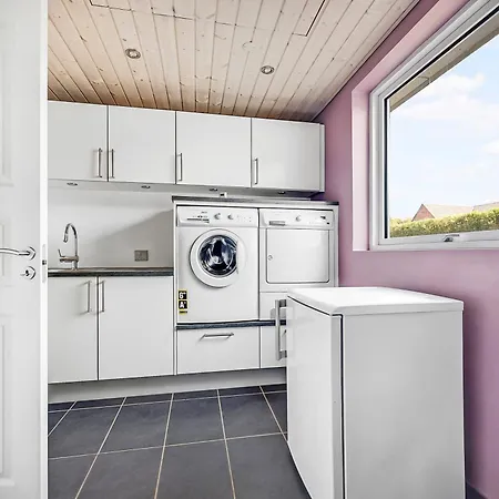 Cozy And Spacious Townhouse In Villa Års