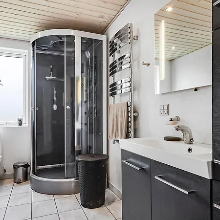 Villa Cozy And Spacious Townhouse In Års