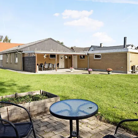 Cozy And Spacious Townhouse In Villa