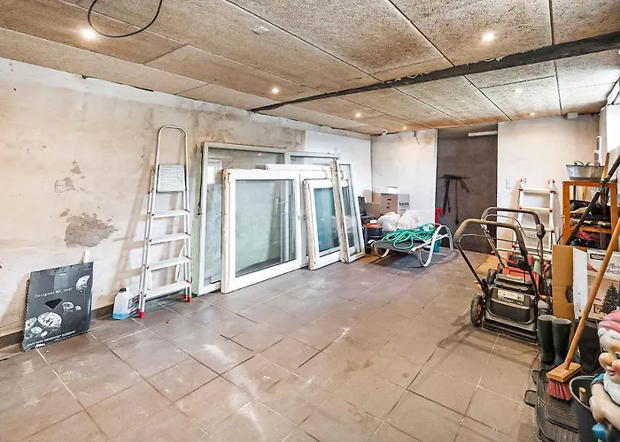 Cozy And Spacious Townhouse In *