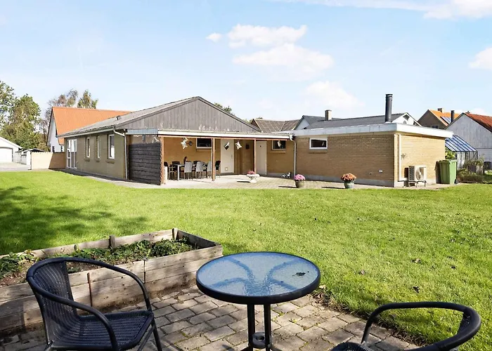 Cozy And Spacious Townhouse In